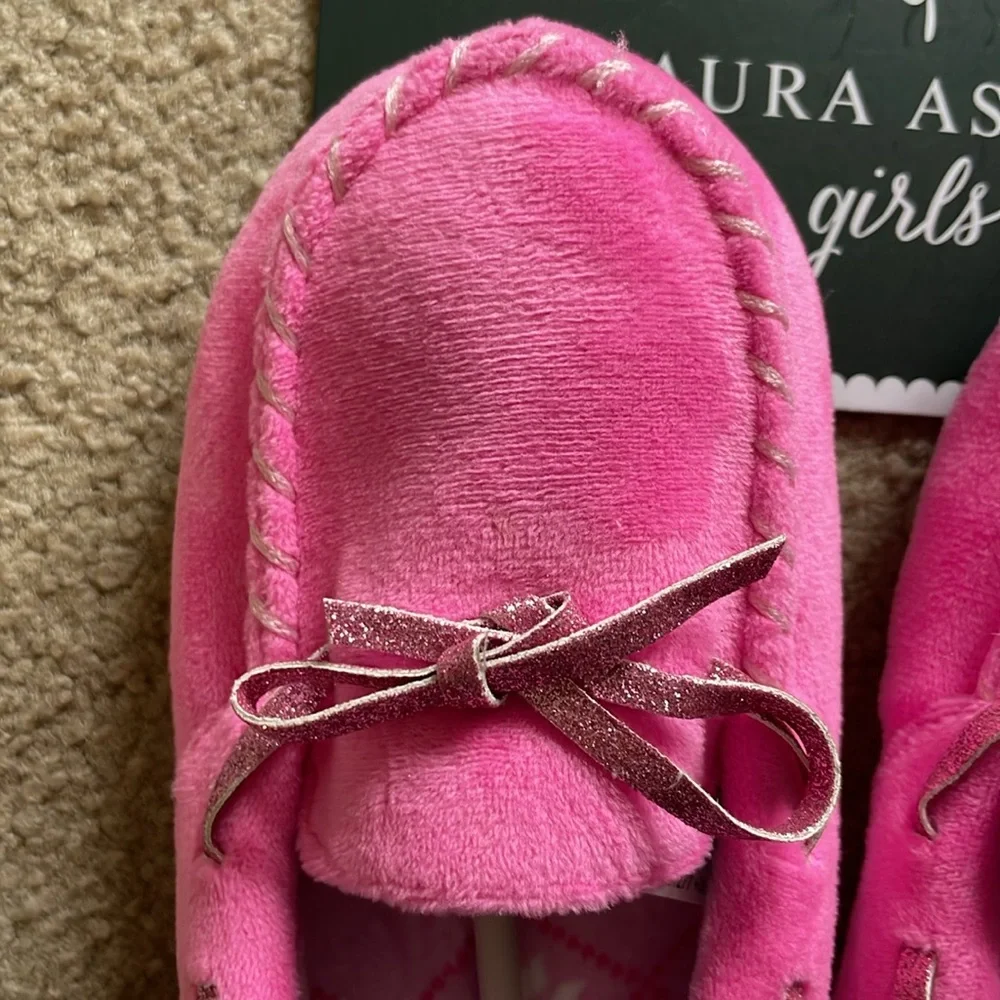 Laura Ashley Girls Pink Moccasin Slippers - Size L (2/3)